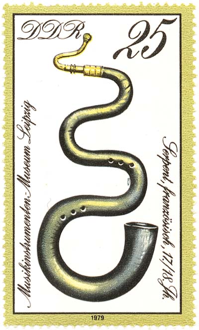 Musikinstrumenten-Musuem Leipzig - Serpent, franzÃ¶sisch 17./18. Jh.
