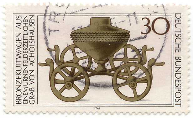 Bronzekultwagen aus einem Urnenfelderzeitlichen Grab aus Acholshausen